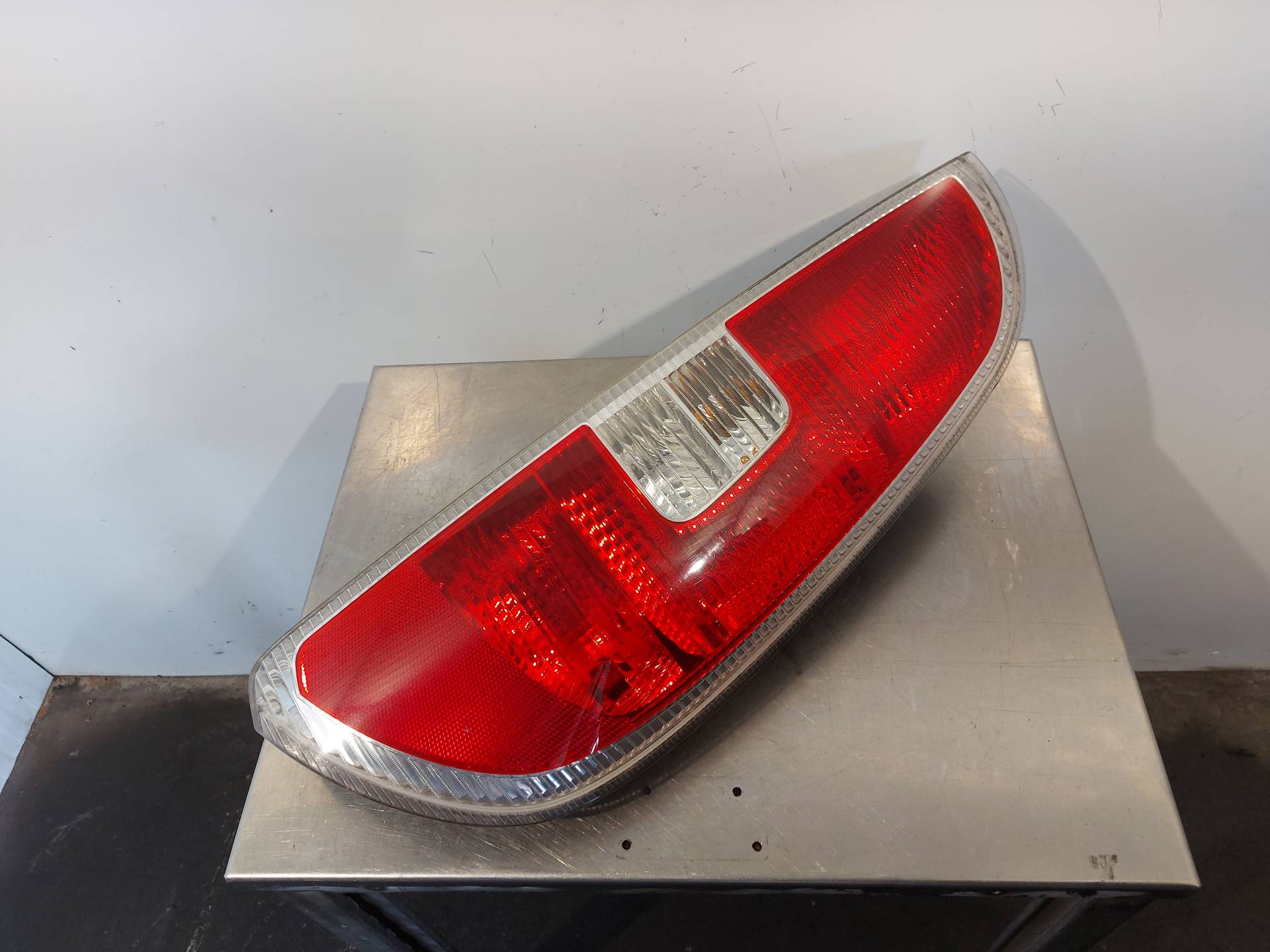 SKODA Roomster 5J  (2010-2015) Rear Right Taillight Lamp 5J7945096 26410360