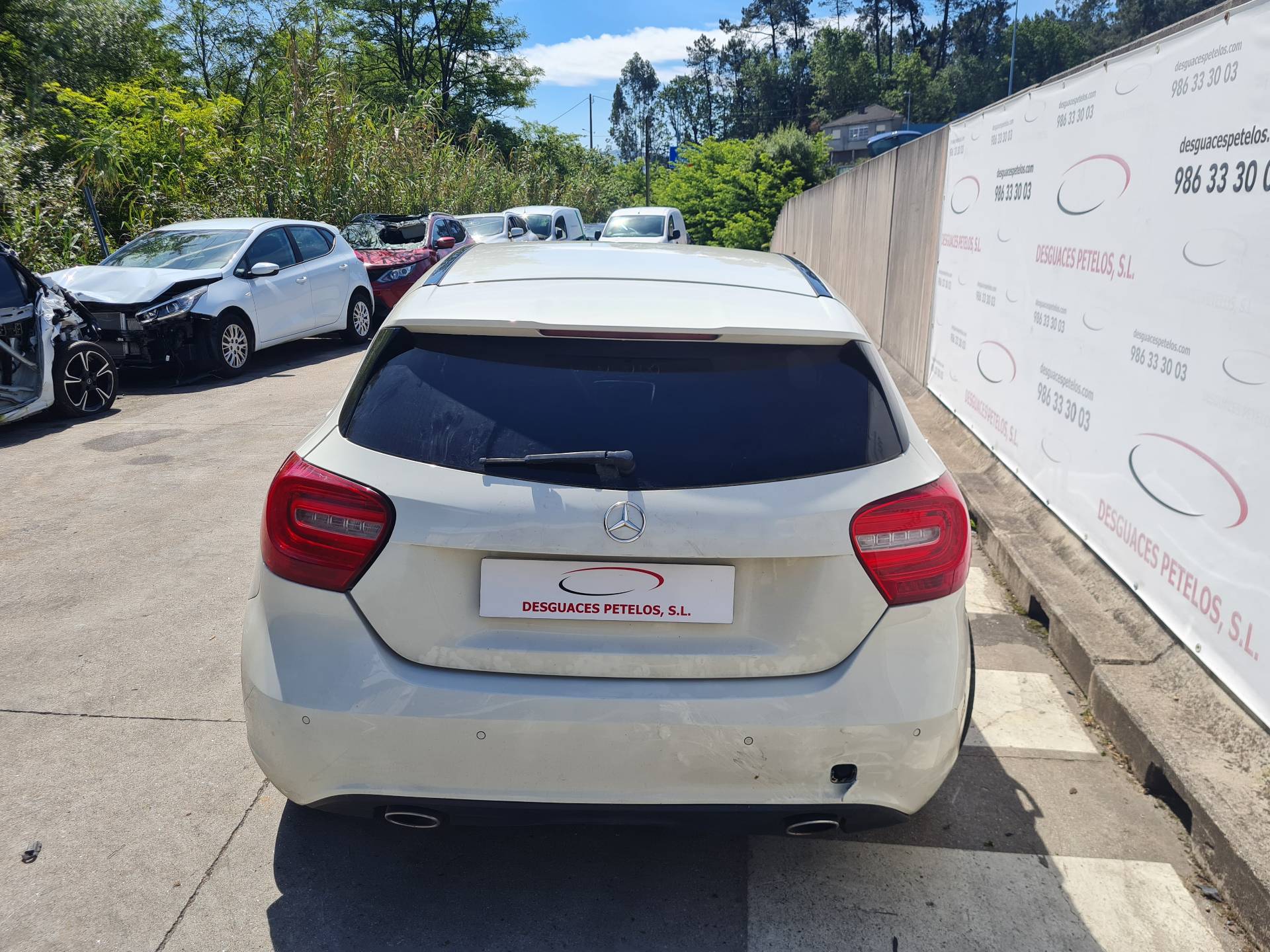 MERCEDES-BENZ A-Class W176 (2012-2018) Nádrž na ostrekovač okien A2468690120 26418562