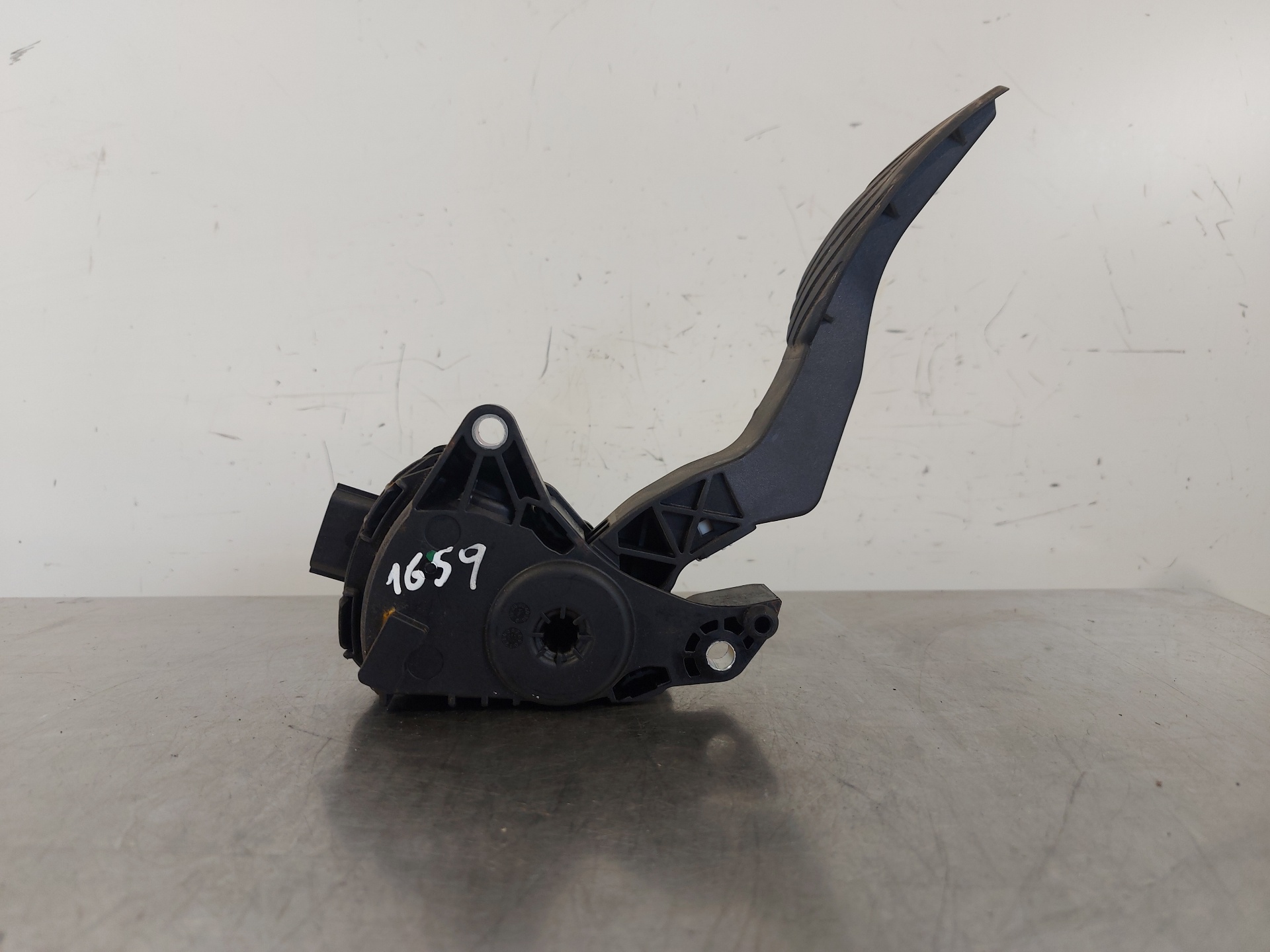 NISSAN Qashqai 2 generation (2013-2023) Andra kroppsdelar 180024BA0B 26416703