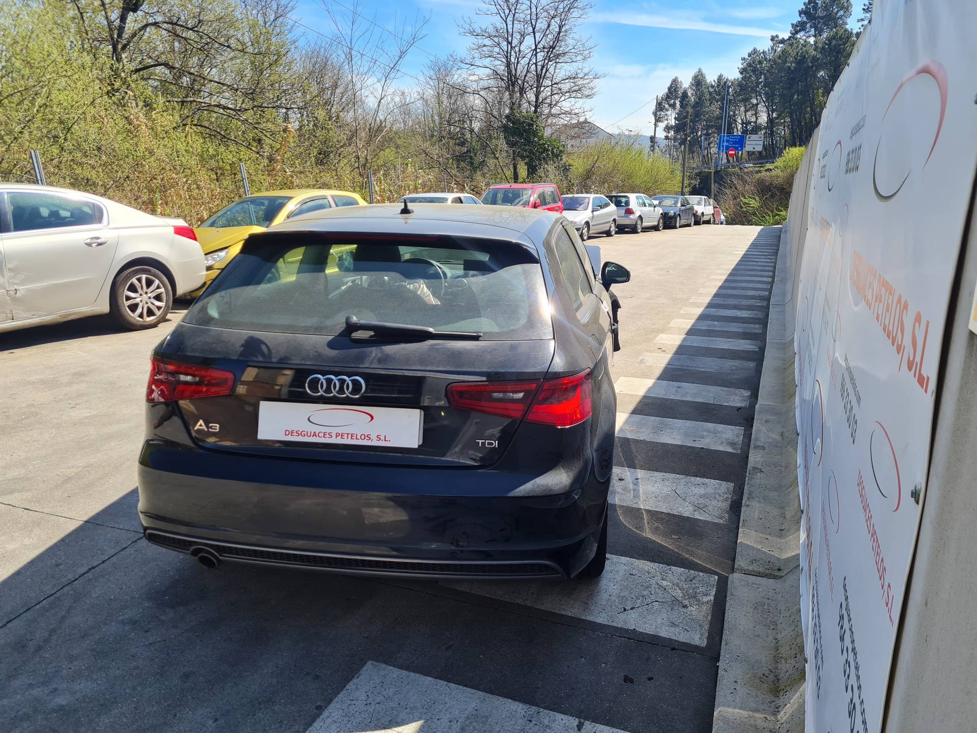 AUDI A3 8V (2012-2020) Încuietoarea ușă stânga față 8X1837015C 26410551