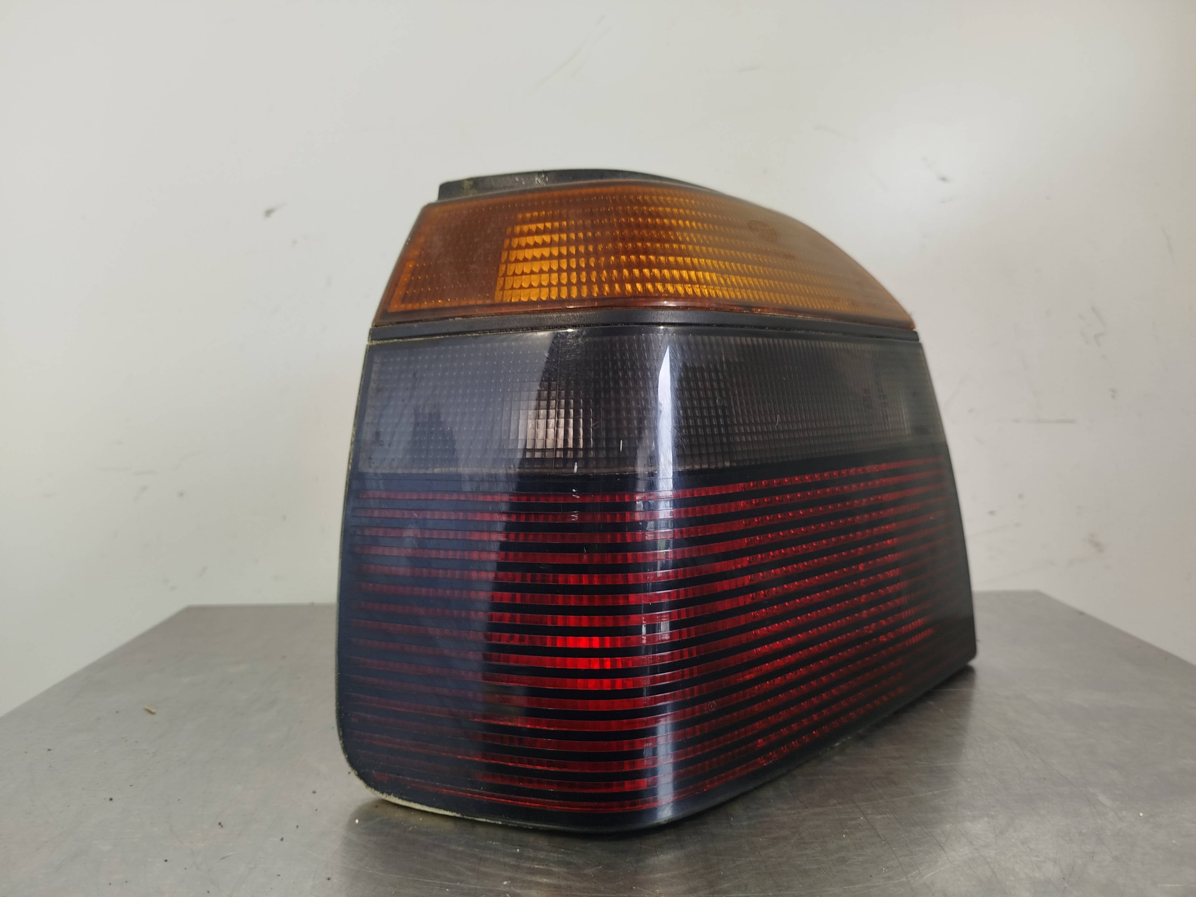 VOLKSWAGEN Rear Left Taillight 1H6945257 26415096