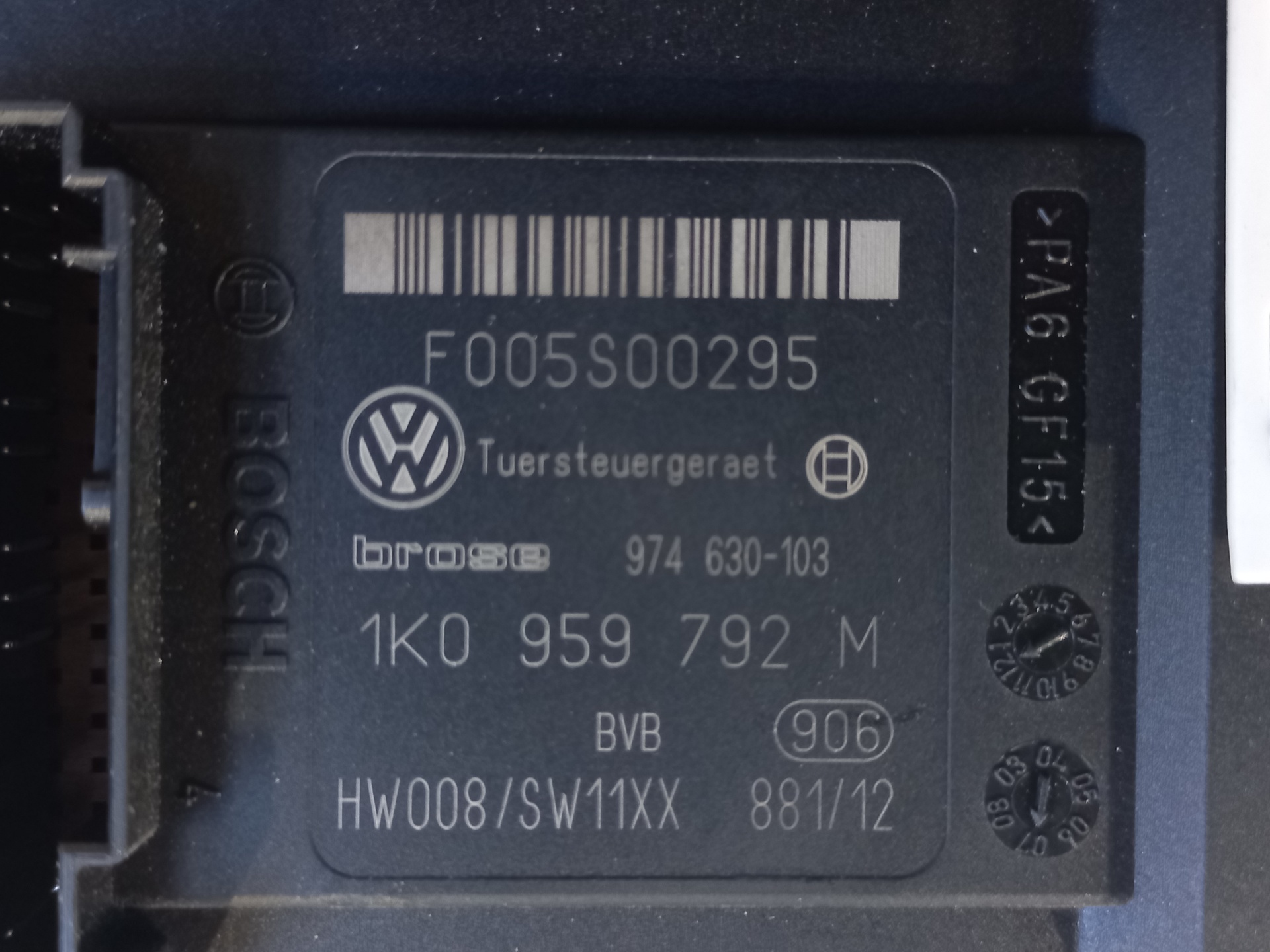 VOLKSWAGEN Passat B6 (2005-2010) Priekšējo labo durvju logu pacelšanas motorīts 3C1837462L 26414181