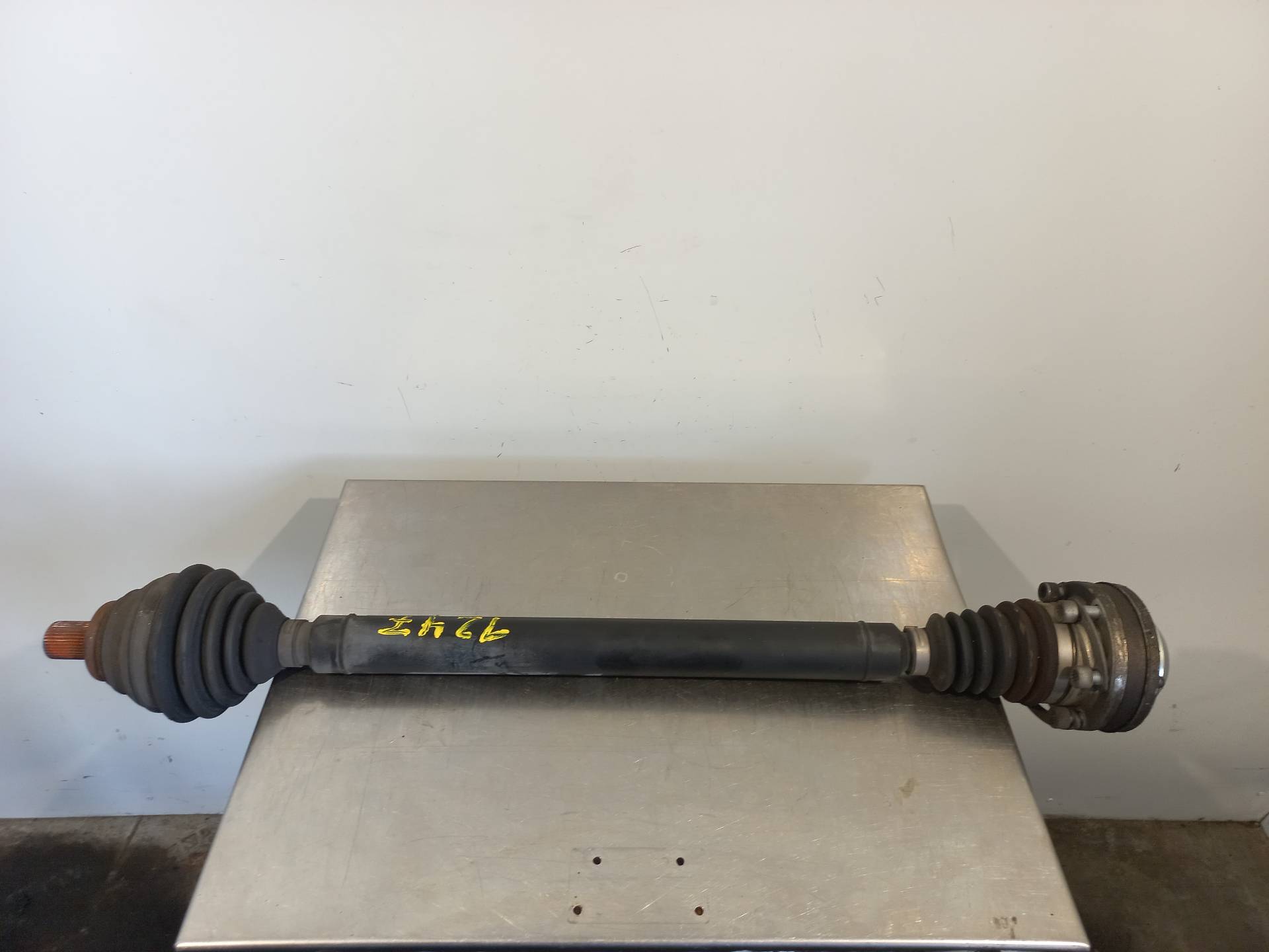 CHEVROLET Front Right Driveshaft 1K0407272EN 26409925