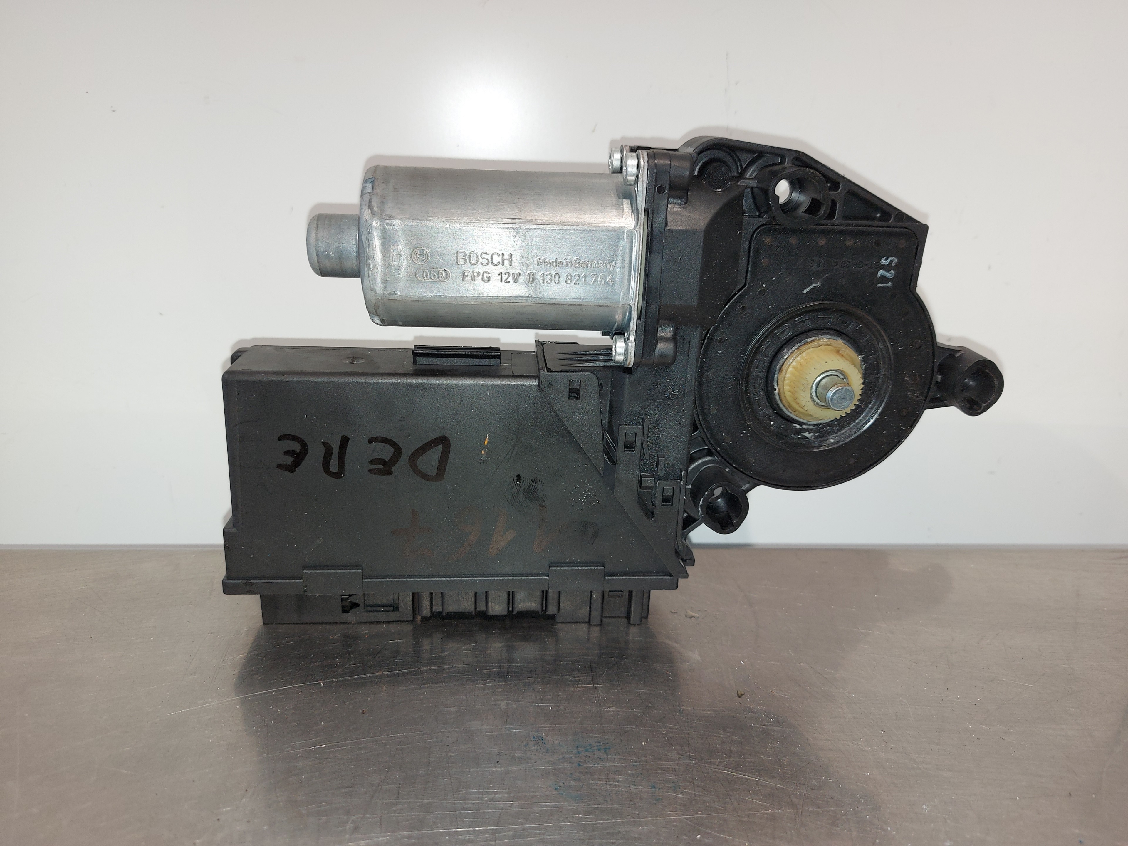 FIAT 500L 1 generation (2012-2024) Front Right Door Window Control Motor 8E1959802G 26409018