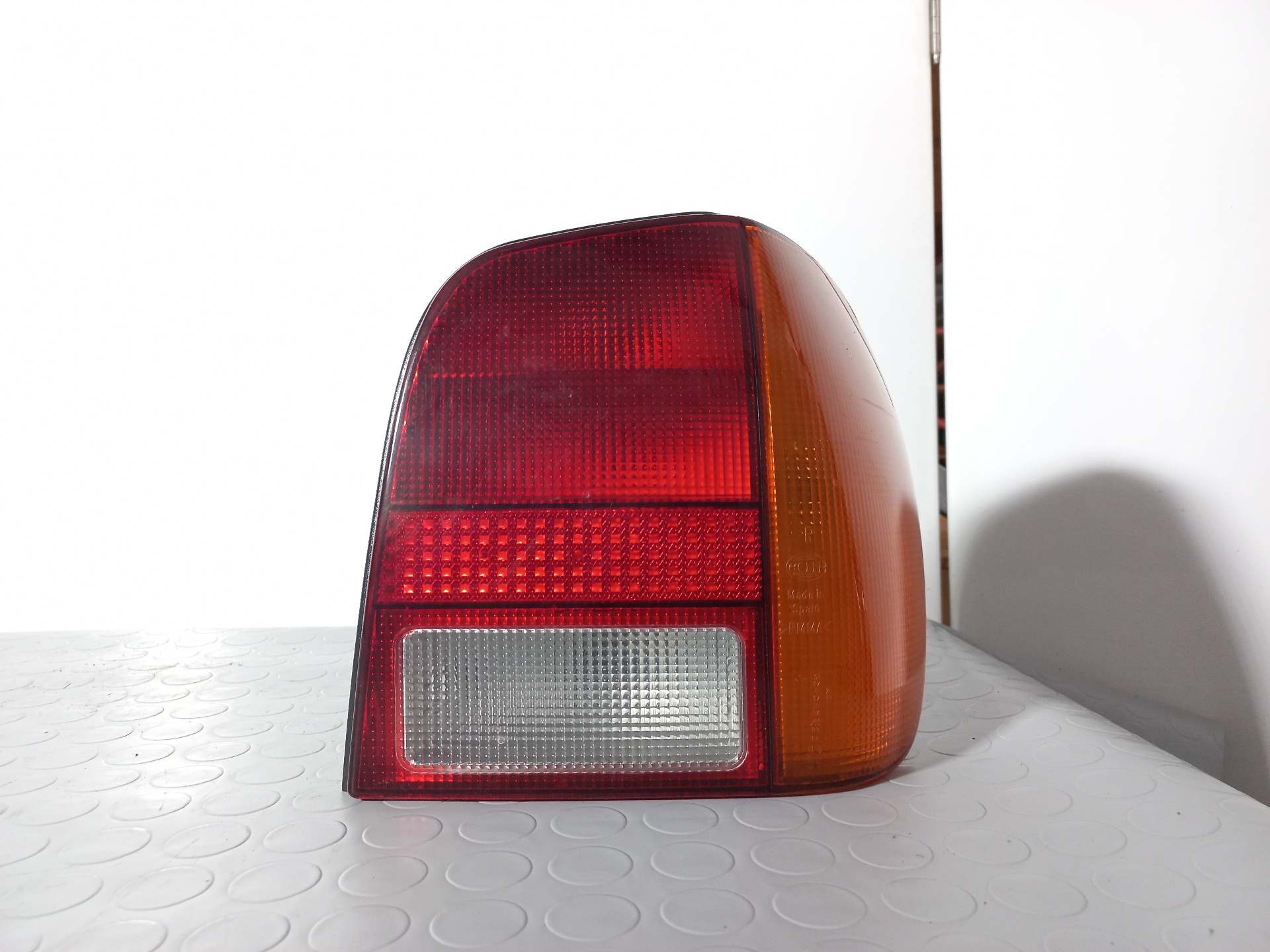 VOLKSWAGEN Polo 3 generation (1994-2002) Rear Right Taillight Lamp 6N0945096 24891257