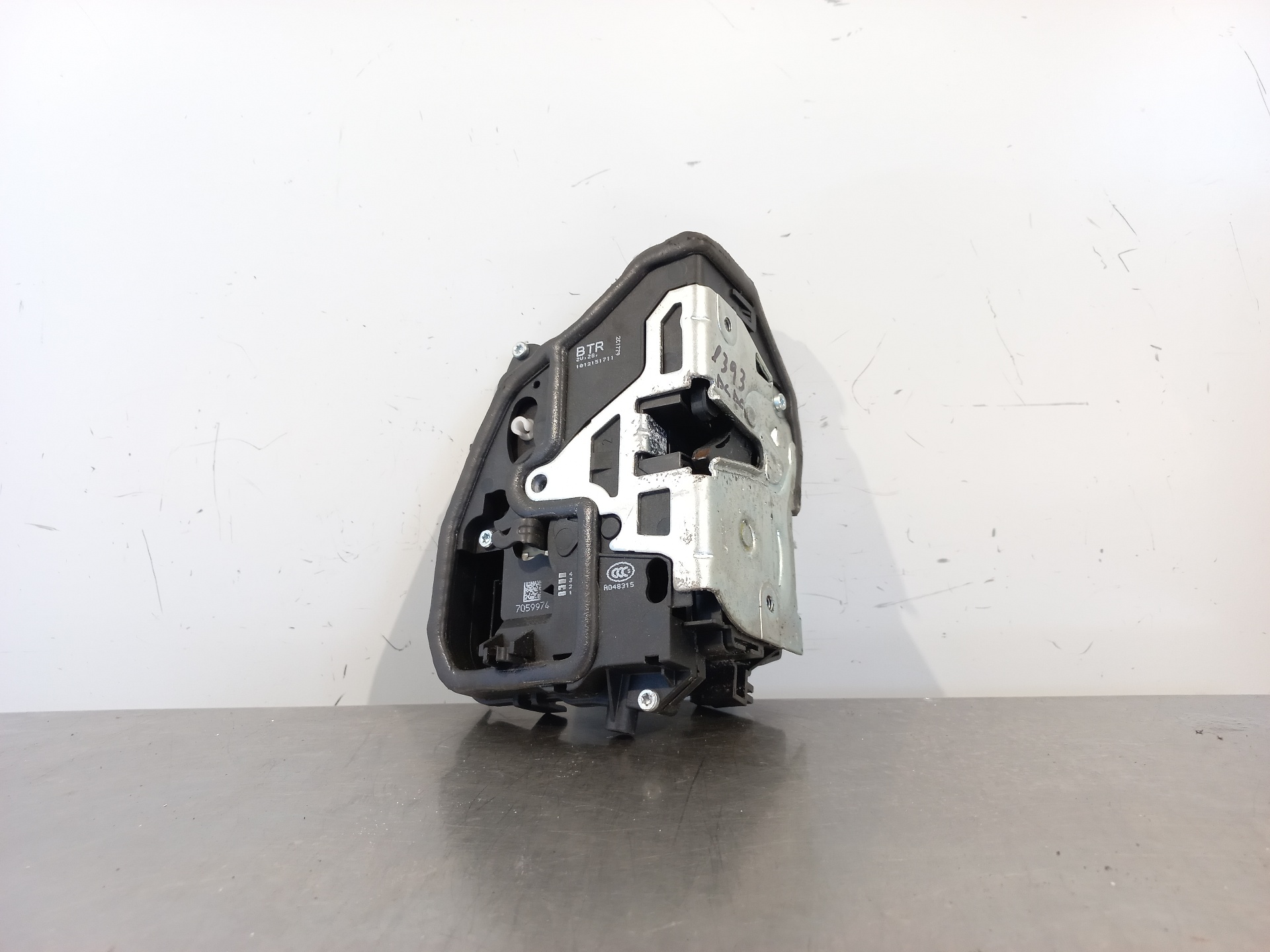 BMW 3 Series E90/E91/E92/E93 (2004-2013) Front Right Door Lock 7059974 26414409