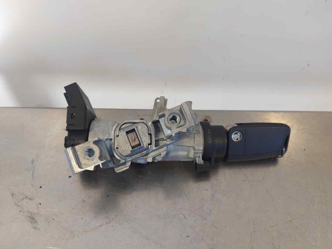 SKODA Fabia 3 generation (2014-2021) Ignition Lock 6C0905865 26407481