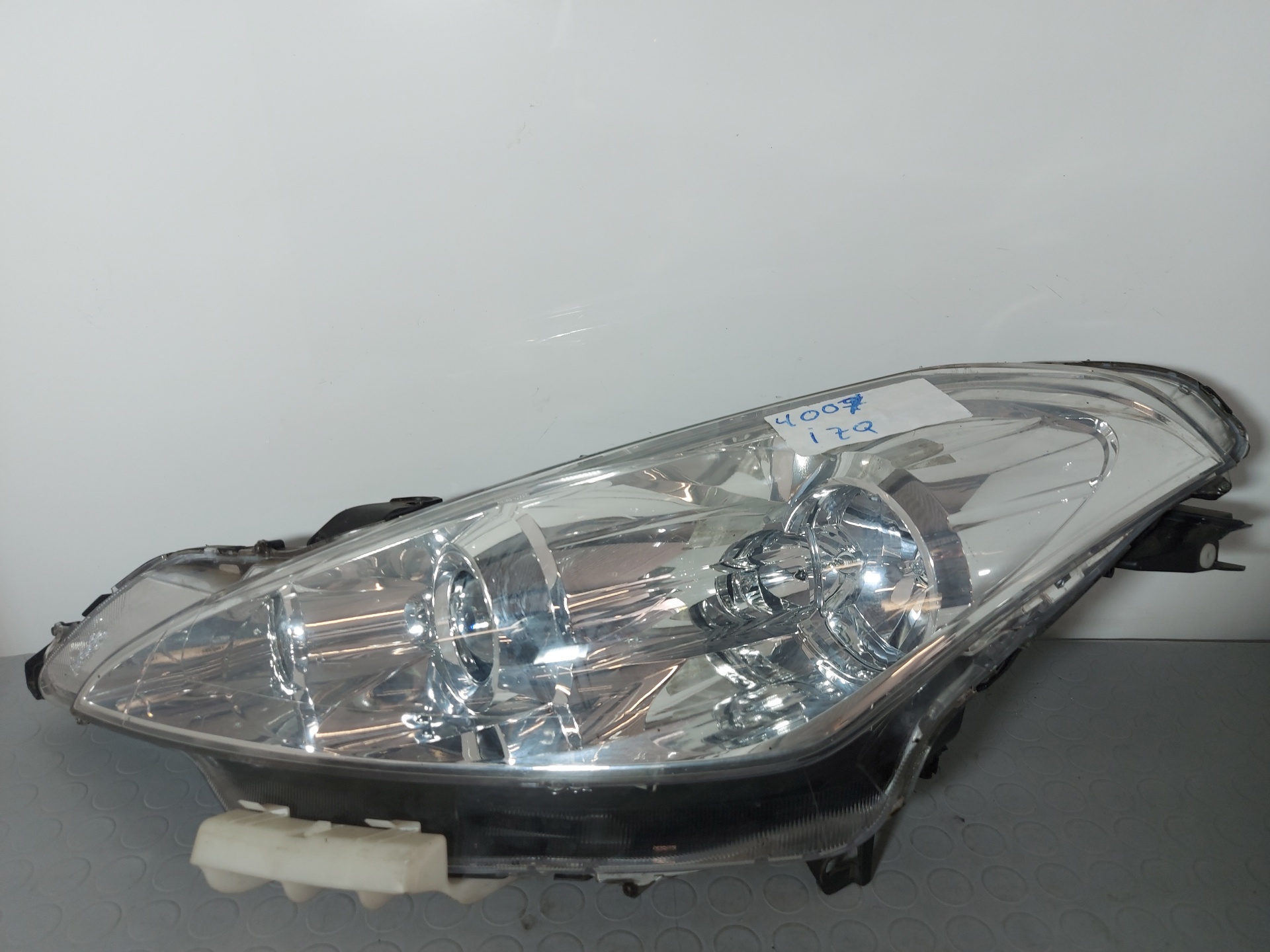 PEUGEOT 4007 1 generation (2007-2012) Phare avant gauche 26417795