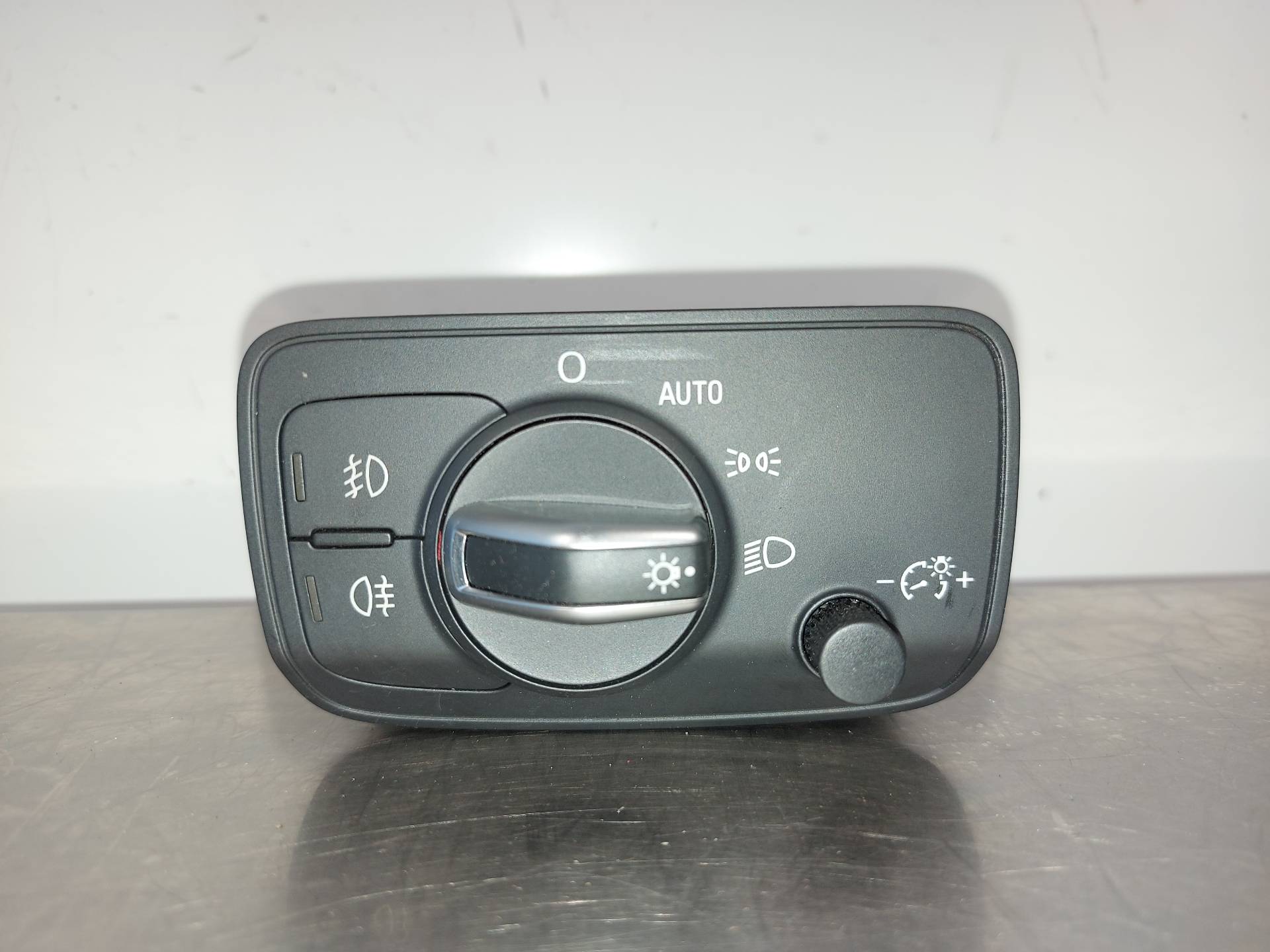 AUDI A3 8V (2012-2020) Headlight Switch Control Unit 8V0941531AE 26410037