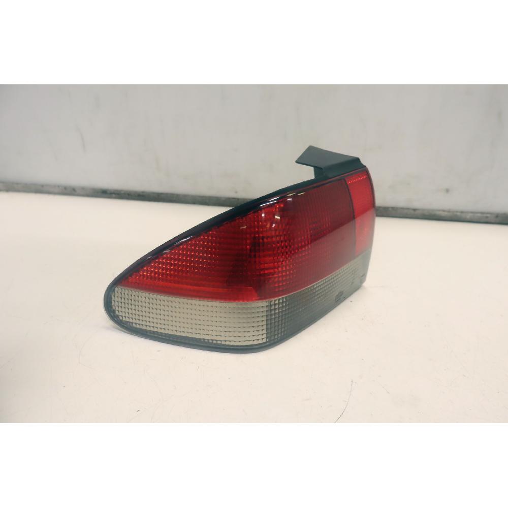 Piloto trasero izquierdo B204L 4468955 de Saab 900 ii 1994-1998 - pieza usada
