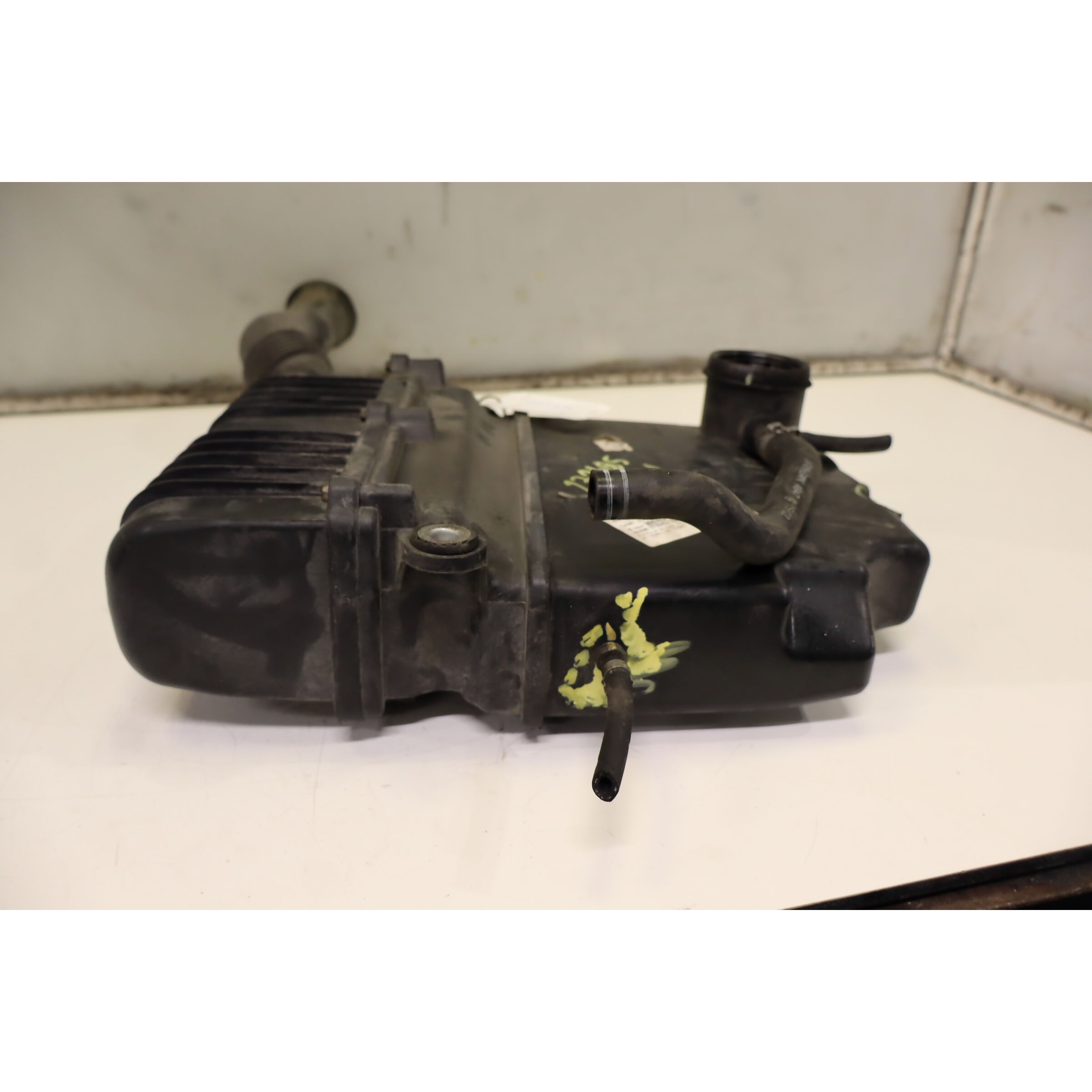 Boîte filtre air 169A4000 52082554,51773400 de Lancia Ypsilon (312_) 2011-0 - pieza usada