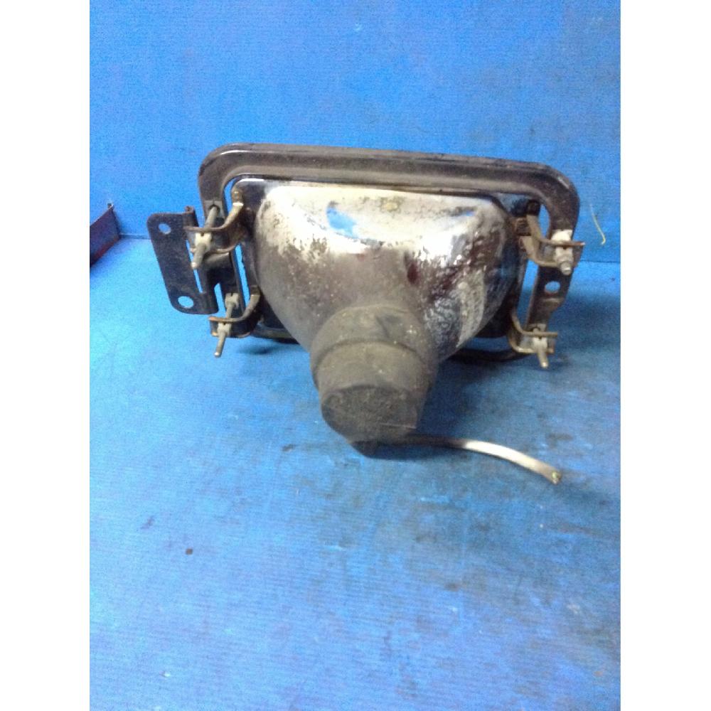 Faro fanale destro de Iveco (fiat/om) Serie m (82>92<) (dal 110.17 al 145.17) 1982-1992 - pieza usada