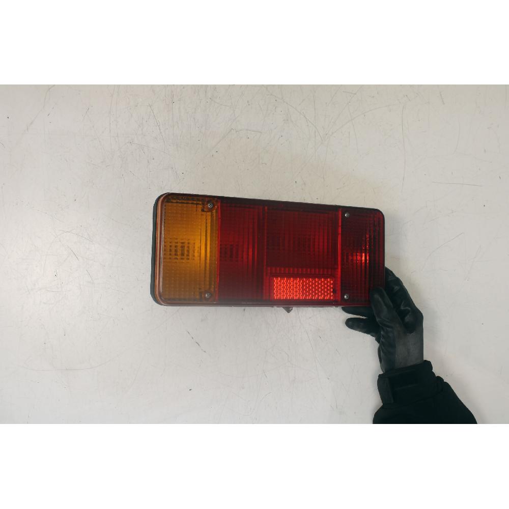 Pisca tras esquerdo FIAT 8060.24 de Iveco (fiat/om) Serie m (82>92<) (dal 110.17 al 145.17) 1982-1992 - pieza usada