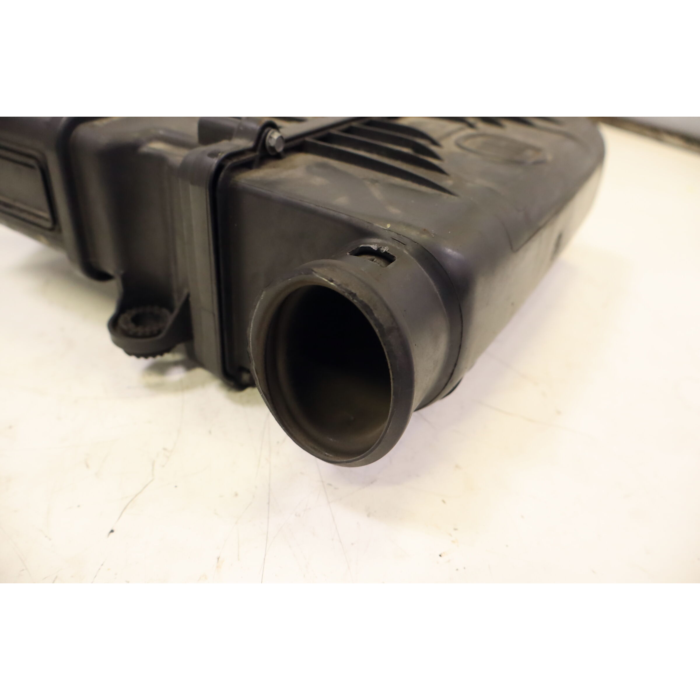 Caja filtro de aire 350A1000 51773400 de Fiat Fiorino furgón/ranchera familiar (225_) 2007-2019 - pieza usada