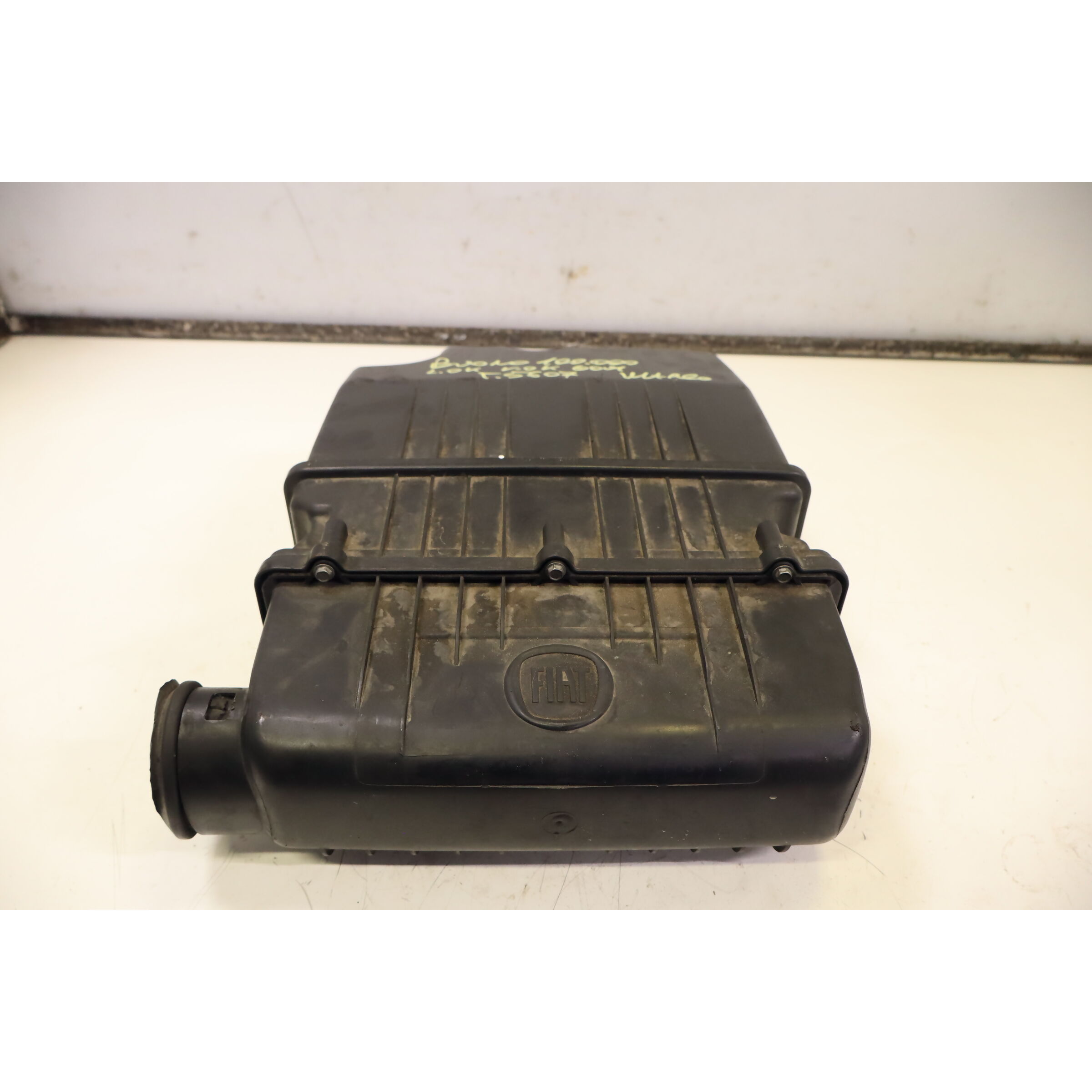 Caja filtro de aire 350A1000 51773400 de Fiat Fiorino furgón/ranchera familiar (225_) 2007-2019 - pieza usada