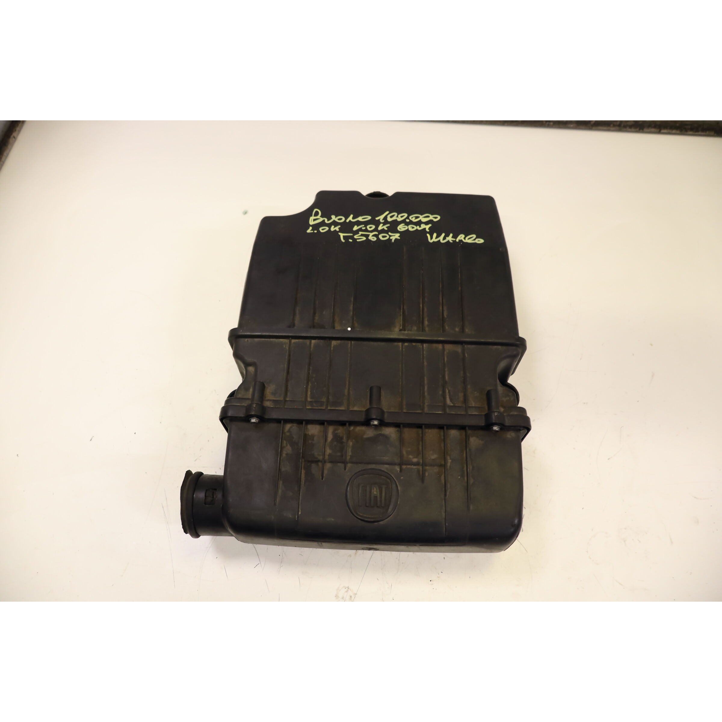 Caja filtro de aire 350A1000 51773400 de Fiat Fiorino furgón/ranchera familiar (225_) 2007-2019