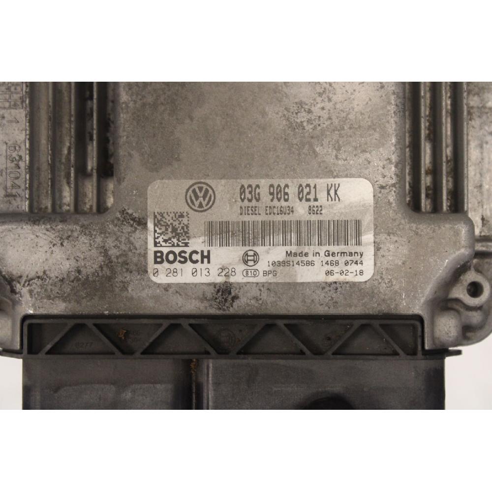Injection pump control unit BKD 0281013228 de Volkswagen Golf v (1k1) 2003-2008 - pieza usada