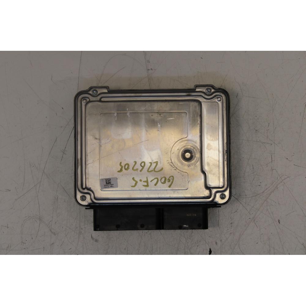 Injection pump control unit BKD 0281013228 de Volkswagen Golf v (1k1) 2003-2008 - pieza usada