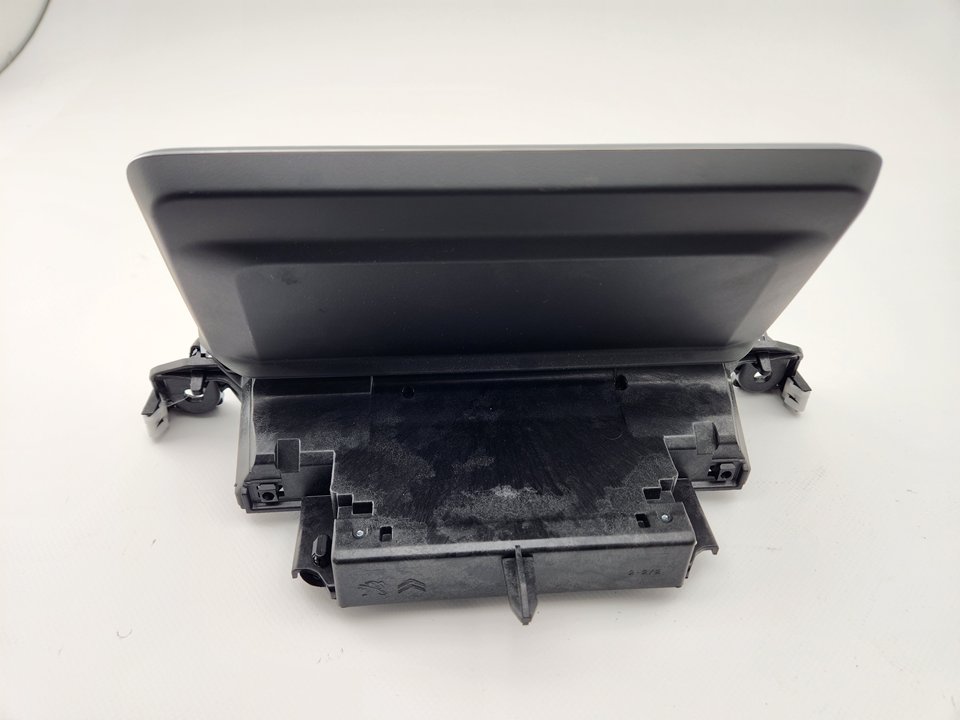 Schermo multifunzione HN05 9828418380 de Peugeot 5008 2017-2020 130 CV con 66896 km - pieza usada