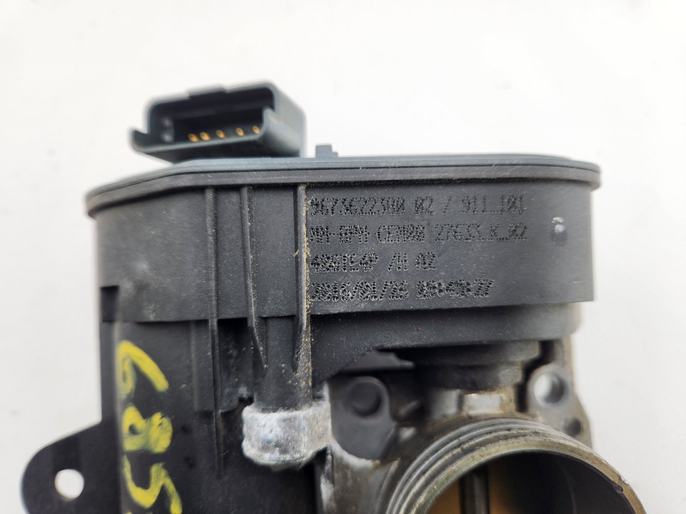 Drosselklappe HM01 9673622300 de Peugeot 108 2018-0 81 CV con 102130 km - pieza usada