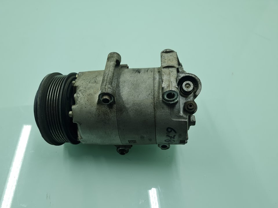 Compresseur clim T1DA 2025775 de Ford Focus iii sedán 2010-2015 116 CV - pieza usada