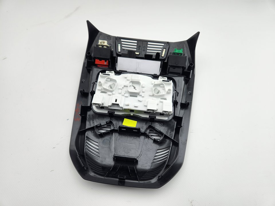 Lumière habitacle HN05 9814583977 de Peugeot 5008 2017-2020 130 CV con 66896 km - pieza usada