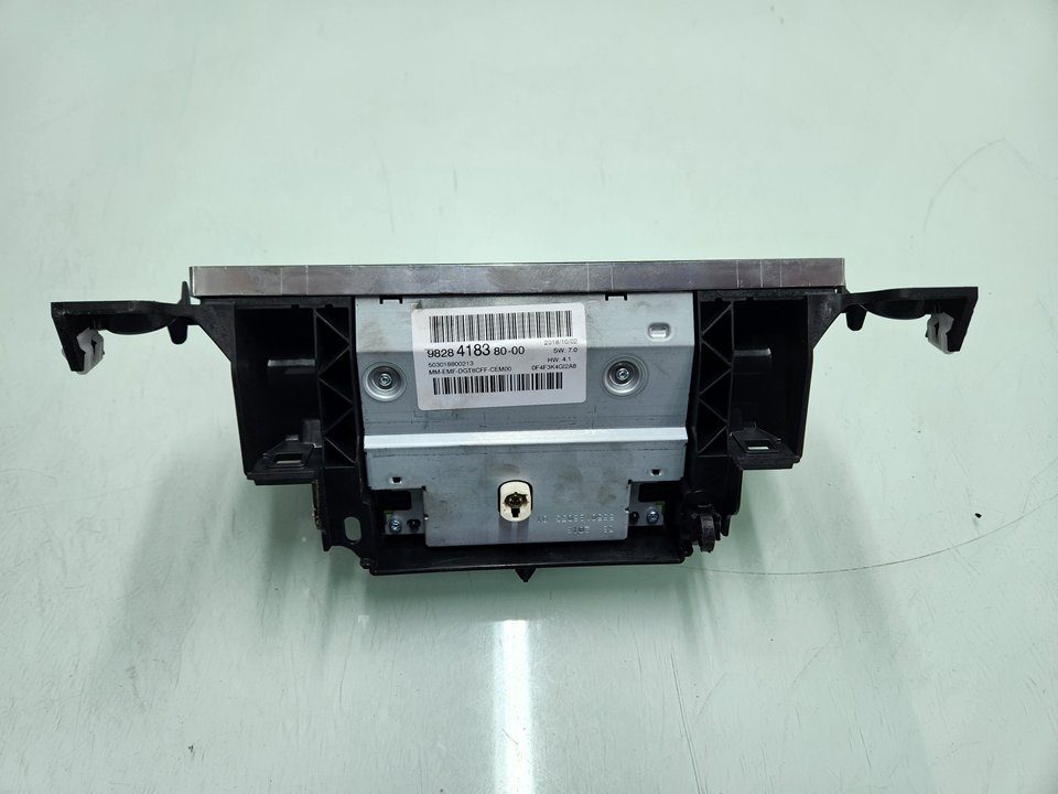 Schermo multifunzione YH01 9828418380 de Peugeot 3008 suv (mc_, mr_, mj_, m4_) 2016-0 131 CV - pieza usada