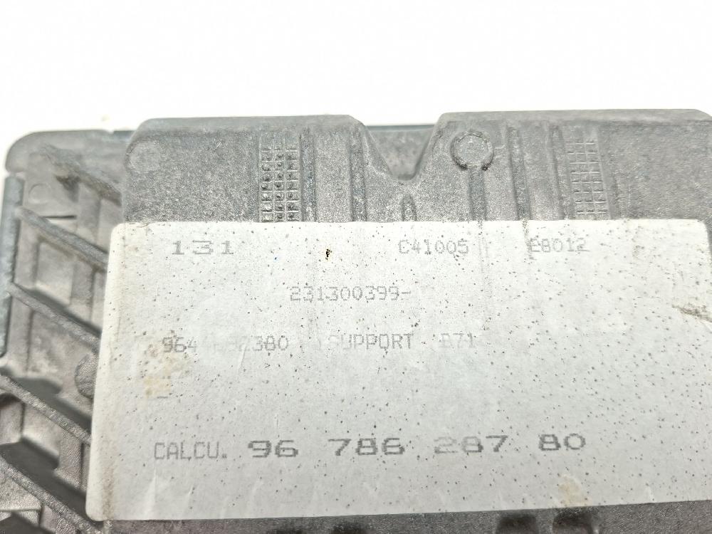 Switchboard engine uce 9H05 9678628780 de Citroen C4 lim. 2010-2018 112 CV con 163000 km - pieza usada