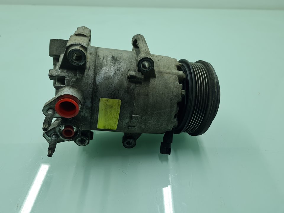 Compresseur clim T1DA 2025775 de Ford Focus iii sedán 2010-2015 116 CV - pieza usada