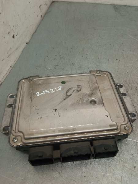 Centralita motor uce 9HZ 0281011561 de Citroen C5 i (dc_) 2001-2004 109 CV - pieza usada