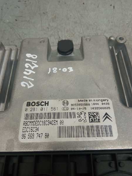 Centralita motor uce 9HZ 0281011561 de Citroen C5 i (dc_) 2001-2004 109 CV - pieza usada