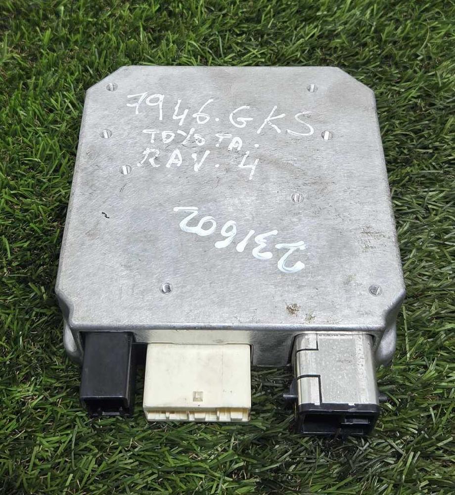 Módulo electronico 2DA 8965042040 de Toyota Rav4 2005-2010