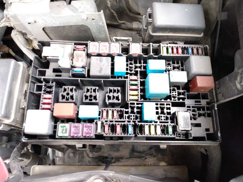 TOYOTA LAND CRUISER 120 (_J12_) Fuse Box 18482021 - Used parts online ...