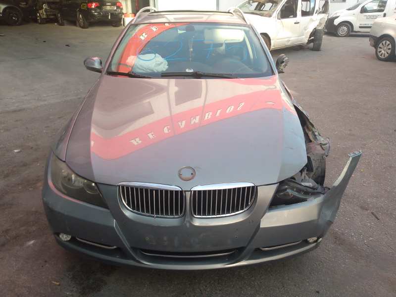 BMW 3 Series E90/E91/E92/E93 (2004-2013) Priekinė dešinė stebulė 3121676444403, 12201210, P1-B6-29 18480352