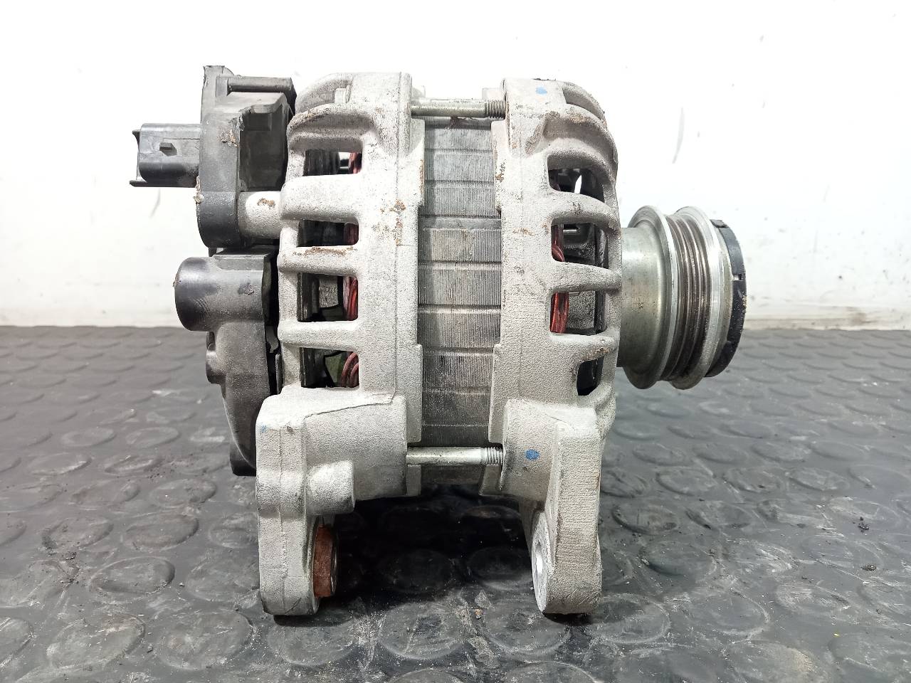 MERCEDES-BENZ Sandero 2 generation (2013-2020) Alternator 231008386R,F000BL0457,P3-A5-2-2 23243401