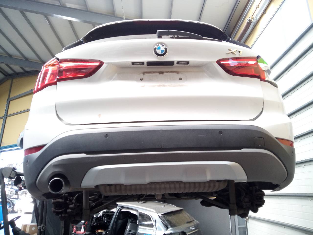 BMW X1 F48/F49 (2015-2023) Бампер задний 25367635