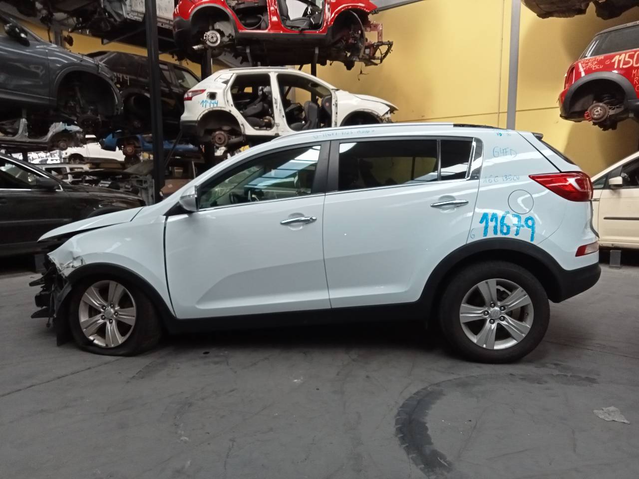 KIA Sportage 3 generation (2010-2015) Зеркало передней левой двери E2-B5-39-2 23290942