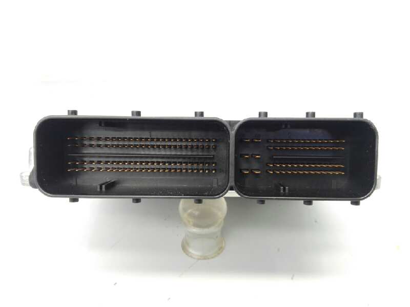 BMW 1 Series E81/E82/E87/E88 (2004-2013) Moottorin ohjausyksikkö ECU 0281016068,E3-A2-30-1,850628101 18449483