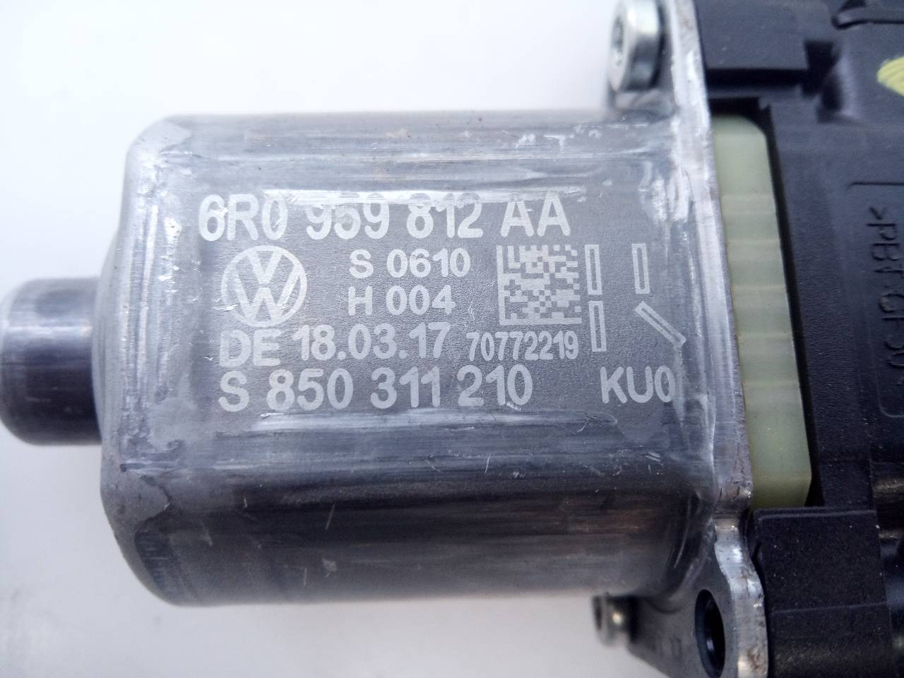 VOLKSWAGEN Polo 5 generation (2009-2017) Regulator de geam ușă dreapta spate 6R0959812AA, E1-B6-50-1 21800538