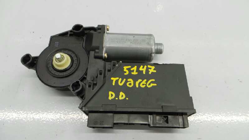 VOLKSWAGEN Touareg 1 generation (2002-2010) Front Right Door Window Control Motor 3D1959792A, E2-B6-7-2 18405311