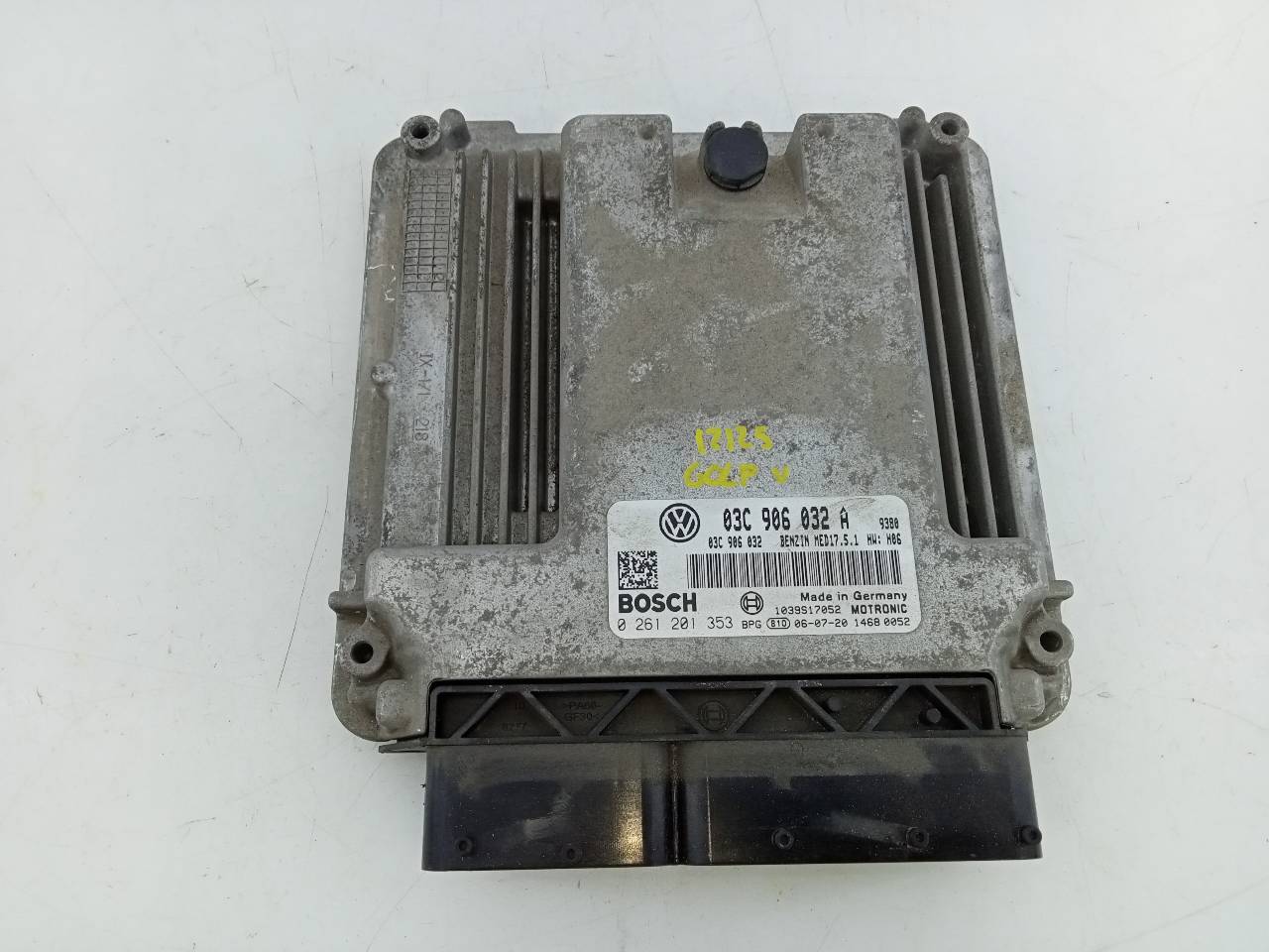 VOLKSWAGEN Golf 5 generation (2003-2009) Engine Control Unit ECU 03C906032A, 0261201353, E2-A1-40-2 24103748