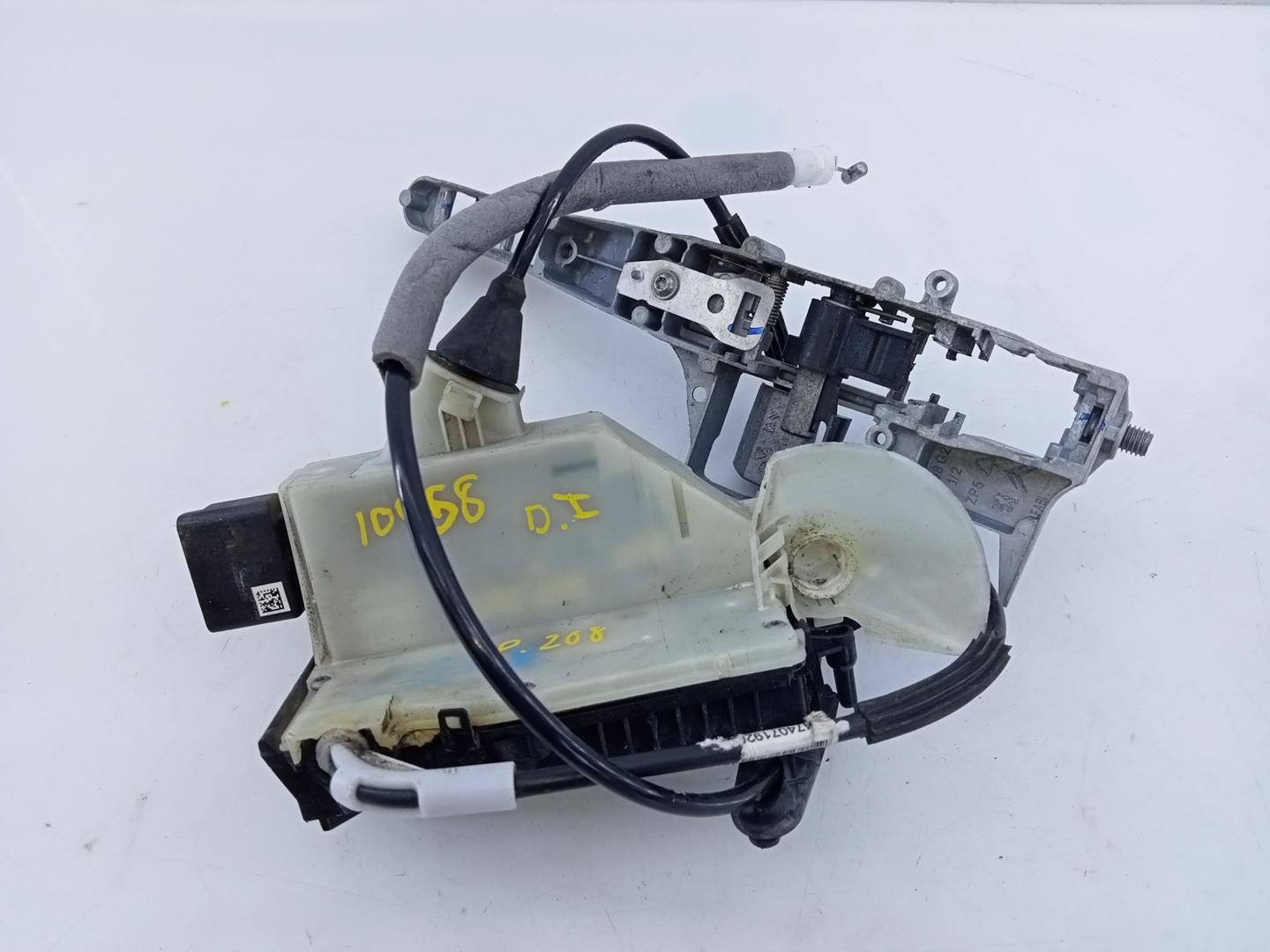 PEUGEOT 208 Peugeot 208 (2012-2015) Front Left Door Lock E1-A4-48-2 21820844