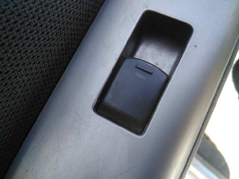 NISSAN Pathfinder R51 (2004-2014) Кнопка стеклоподъемника задней правой двери 25411EA00A 18685067