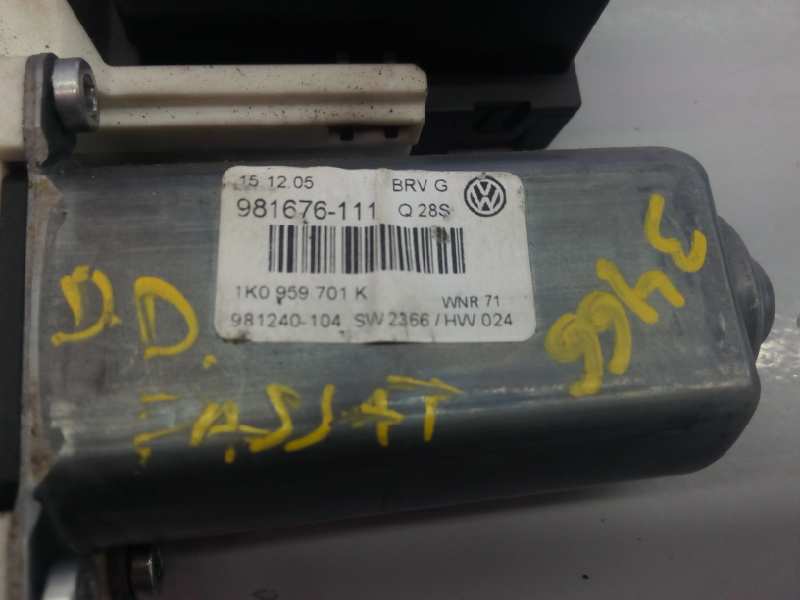 VOLKSWAGEN Passat Variant 1 generation (2010-2024) Front Right Door Window Control Motor 1K0959701K, 981676111, E1-B6-44-1 18354852