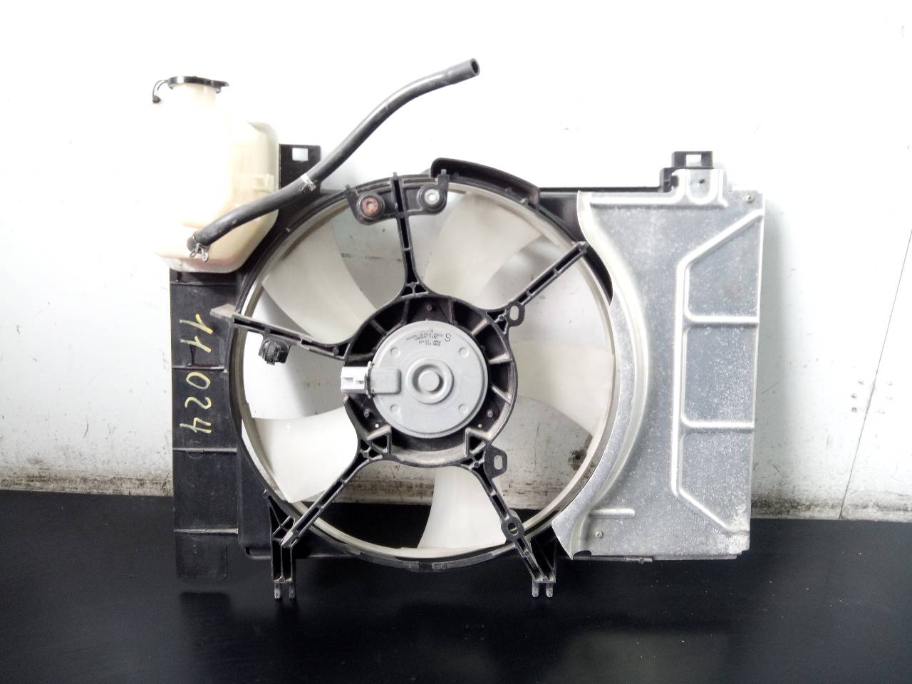 TOYOTA Verso 1 generation (2009-2015) Difūzoriaus ventiliatorius 4227506443, P2-B8-22 24453077