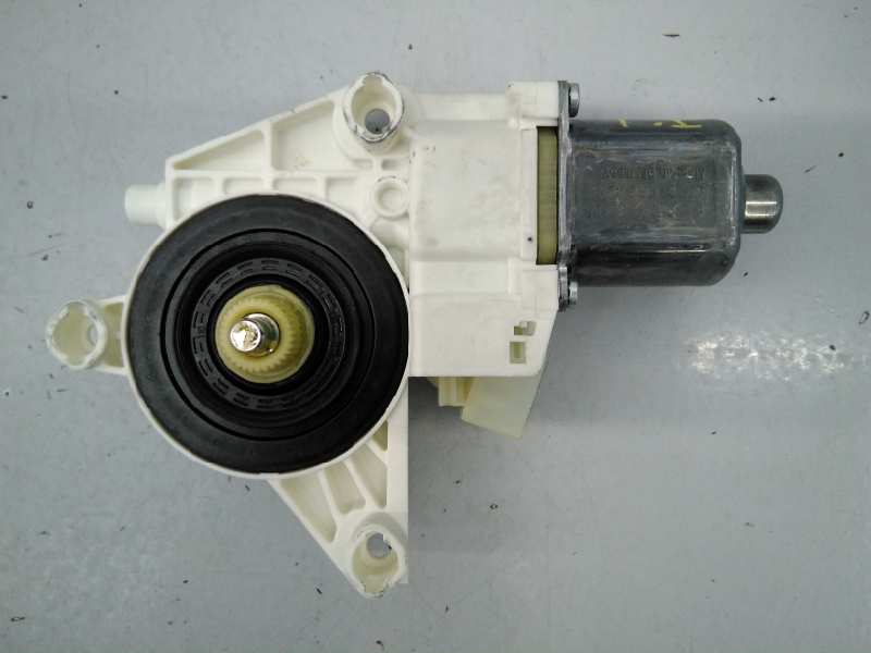 MERCEDES-BENZ C-Class W204/S204/C204 (2004-2015) Rear Left Door Window Control Motor A2048200542, E1-A2-40-1 18539223