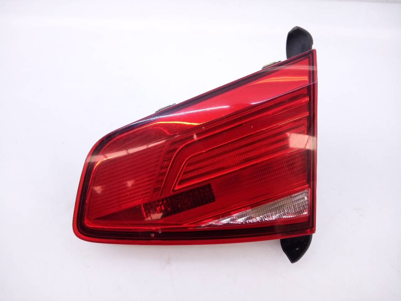 VOLKSWAGEN Passat B8 (2014-2023) Right Side Tailgate Taillight E1-B6-23-2 21827932