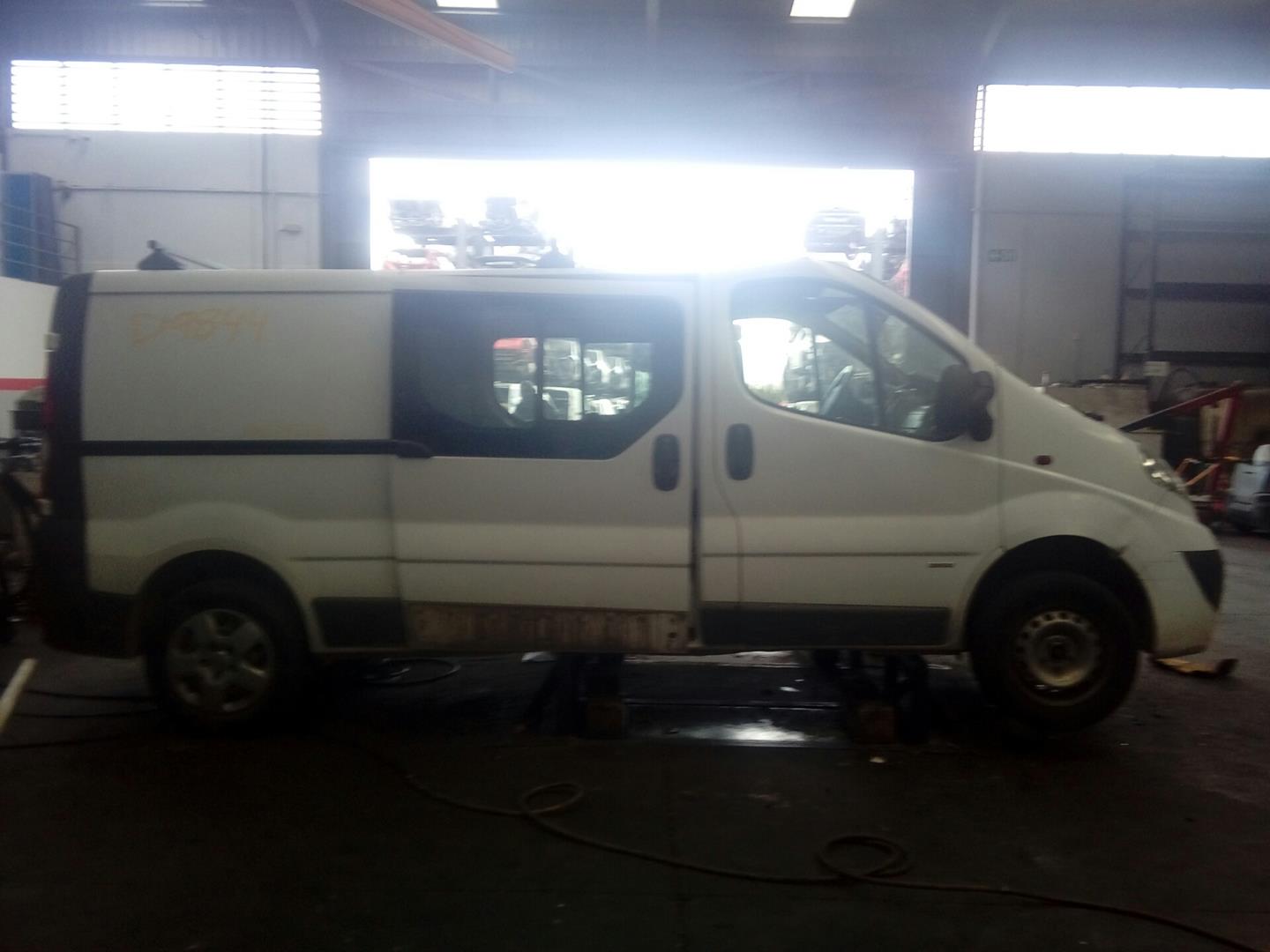 OPEL Vivaro A (2002-2006) Фара передняя правая 8200701356, E2-A4-8-2 18773551