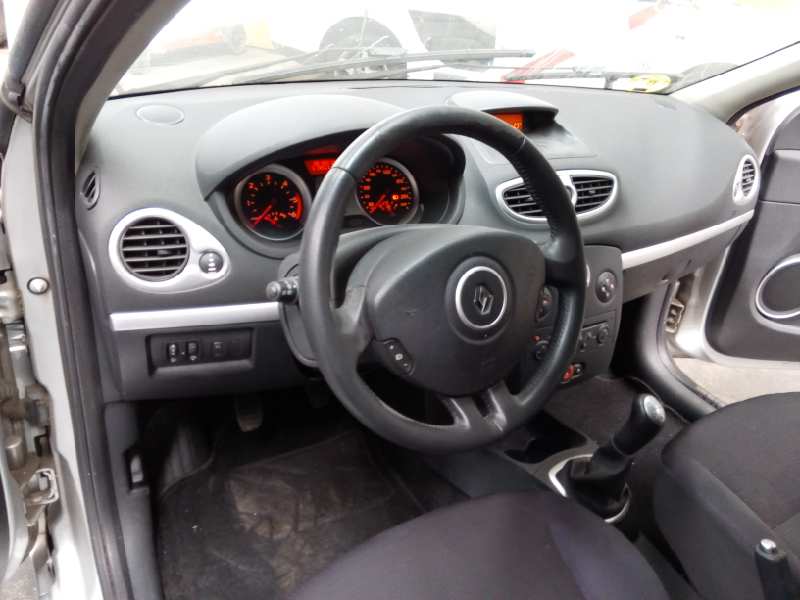 AUDI Clio 3 generation (2005-2012) Ilmastointipumppu 8200651251,P3-A1-17-3 22936259