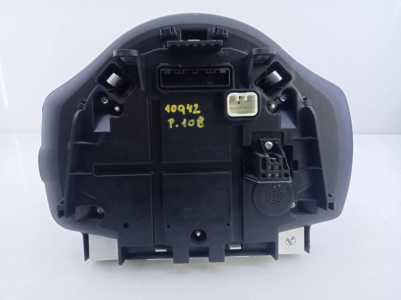 PEUGEOT 108 1 generation (2015-2021) Speedometer 69342430U,769167320U,E3-B2-33-3 20963472